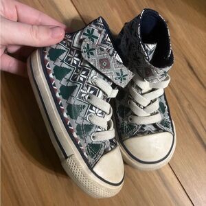 Christmas converse